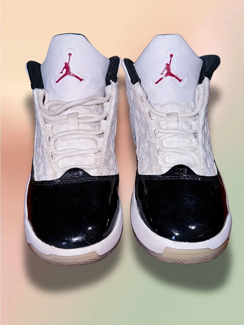 Jordan Max Aura 2 GS White Black Gym Red Basketball Shoes Size 4Y CN8094-102